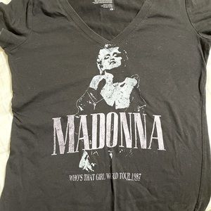 Madonna TShirt it’s in great condition. Size Xs